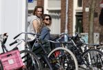 Amsterdam 31 maart 2017 
Manuel Broekman met zijn vriendin Adriana Mosk op straat in Amsterdam