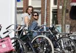 Amsterdam 31 maart 2017 
Manuel Broekman met zijn vriendin Adriana Mosk op straat in Amsterdam