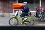 Amsterdam 13 mei 2017  
Marc Marie Huijbregts op zijn froene fiets in Amsterdam.