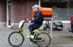 Amsterdam 13 mei 2017  
Marc Marie Huijbregts op zijn froene fiets in Amsterdam.
