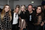 Fijnaart 21 april 2017
O'g3ne en Frans bauer geven feestje in Fijnaart voor de kinderen van de basisschool de springplank waar ze op gezeten hebben. Mariska Frans Jr Christiaan Lucas en Jan alsmede de vader en moeder van de meiden van O'g3ne zijn ook aanwezig.