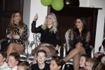 Fijnaart 21 april 2017
O'g3ne en Frans bauer geven feestje in Fijnaart voor de kinderen van de basisschool de springplank waar ze op gezeten hebben. Mariska Frans Jr Christiaan Lucas en Jan alsmede de vader en moeder van de meiden van O'g3ne zijn ook aanwezig.