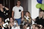 Fijnaart 21 april 2017
O'g3ne en Frans bauer geven feestje in Fijnaart voor de kinderen van de basisschool de springplank waar ze op gezeten hebben. Mariska Frans Jr Christiaan Lucas en Jan alsmede de vader en moeder van de meiden van O'g3ne zijn ook aanwezig.