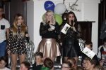 Fijnaart 21 april 2017
O'g3ne en Frans bauer geven feestje in Fijnaart voor de kinderen van de basisschool de springplank waar ze op gezeten hebben. Mariska Frans Jr Christiaan Lucas en Jan alsmede de vader en moeder van de meiden van O'g3ne zijn ook aanwezig.