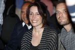 Fijnaart 21 april 2017
O'g3ne en Frans bauer geven feestje in Fijnaart voor de kinderen van de basisschool de springplank waar ze op gezeten hebben. Mariska Frans Jr Christiaan Lucas en Jan alsmede de vader en moeder van de meiden van O'g3ne zijn ook aanwezig.