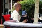 Amsterdam 3 april 2017  
Oscar Aerts met zoontje en Robert de Hoog op terras.