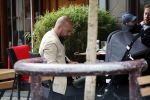 Amsterdam 3 april 2017  
Oscar Aerts met zoontje en Robert de Hoog op terras.