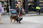 Amsterdam 4 april 2017  
Petra Heyboer met hond op de pc hooftstraat