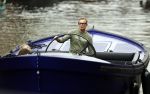 Amsterdam 13 mei 2017 
Prins Berenhard jr aan het varen in zijn waterdream sloep (boot) met zijn dochter Isabella en haar vriendinnen op de grachten van Amsterdam. Tijdens het varen regent het behoorlijk.
