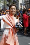 Tilburg 27 april 2017
Koningsdag in tilburg. Aanwezige leden van de koninklijke familie zijn, Koning Willem Alexander Koningin Maxima Prinses Amalia Ariane Alexia, Prins Constantijn prinses Laurentien Prins Maurits Prinses Marilene Prins Bernhard jr Prinses Annette Prins Floris Prinses Aimee Prins Pieter Christiaan en Prinses Anita. Guus Meeuwis en Gers Pardoel zingen ze toe.