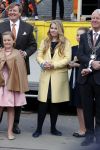 Tilburg 27 april 2017
Koningsdag in tilburg. Aanwezige leden van de koninklijke familie zijn, Koning Willem Alexander Koningin Maxima Prinses Amalia Ariane Alexia, Prins Constantijn prinses Laurentien Prins Maurits Prinses Marilene Prins Bernhard jr Prinses Annette Prins Floris Prinses Aimee Prins Pieter Christiaan en Prinses Anita. Guus Meeuwis en Gers Pardoel zingen ze toe.