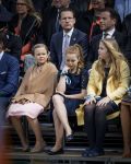 Tilburg 27 april 2017
Koningsdag in tilburg. Aanwezige leden van de koninklijke familie zijn, Koning Willem Alexander Koningin Maxima Prinses Amalia Ariane Alexia, Prins Constantijn prinses Laurentien Prins Maurits Prinses Marilene Prins Bernhard jr Prinses Annette Prins Floris Prinses Aimee Prins Pieter Christiaan en Prinses Anita. Guus Meeuwis en Gers Pardoel zingen ze toe.
