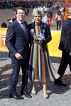 Tilburg 27 april 2017
Koningsdag in tilburg. Aanwezige leden van de koninklijke familie zijn, Koning Willem Alexander Koningin Maxima Prinses Amalia Ariane Alexia, Prins Constantijn prinses Laurentien Prins Maurits Prinses Marilene Prins Bernhard jr Prinses Annette Prins Floris Prinses Aimee Prins Pieter Christiaan en Prinses Anita. Guus Meeuwis en Gers Pardoel zingen ze toe.