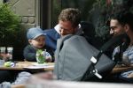 Amsterdam 3 april 2017  
Oscar Aerts met zoontje en Robert de Hoog op terras.