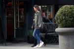 Amsterdam 11 april 2017  
Robine v d Meer met kinderen op de cornelis schuytstraat