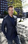 Amsterdam 8 mei 2017
Presentatie L'Homo met Douwe Bob op de cover. Linda de Mol overhandigt het eerste exemplaar.
Sjors v d Panne