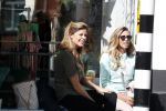 Amsterdam 11 april 2017
Stephanie Tency op terras met een vriendin.