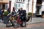 Amsterdam 10 april 2017 
Steve te Pas met zoons op de fiets in Amsterdam