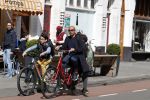 Amsterdam 10 april 2017 
Steve te Pas met zoons op de fiets in Amsterdam