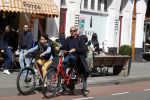 Amsterdam 10 april 2017 
Steve te Pas met zoons op de fiets in Amsterdam