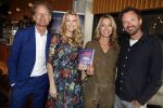 Amsterdam 13 april 2017 
Boekpresentatie Susan Smit en Marion Pauw. Marion en Susan met vriend/partner