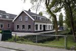 Ouderkerk aan de amstel 10 mei 2017
Heeft Sylvana Simons de boerderij naast de boerderij van Nicolette Kluiver gekocht? (huis)