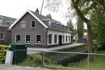 Ouderkerk aan de amstel 10 mei 2017
Heeft Sylvana Simons de boerderij naast de boerderij van Nicolette Kluiver gekocht? (huis)