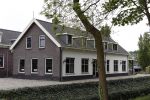 Ouderkerk aan de amstel 10 mei 2017
Heeft Sylvana Simons de boerderij naast de boerderij van Nicolette Kluiver gekocht? (huis)