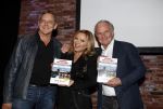 Amsterdam 13 april 2017 
Presentatie boek Dick Maas in de smet studios. Tatjana en Huub Stapel ontvangen het eerste exemplaar.