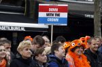 Tilburg 27 april 2017
Koningsdag in tilburg. Aanwezige leden van de koninklijke familie zijn, Koning Willem Alexander Koningin Maxima Prinses Amalia Ariane Alexia, Prins Constantijn prinses Laurentien Prins Maurits Prinses Marilene Prins Bernhard jr Prinses Annette Prins Floris Prinses Aimee Prins Pieter Christiaan en Prinses Anita. Guus Meeuwis en Gers Pardoel zingen ze toe. demonstratie tegen koninklijk huis en voor republiek