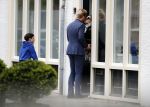 Amsterdam Uitdam 23 april 2017
Thijs Romer en zijn vriendin Igone de Jongh ( en haar zoontje) gaan naar het huis van Katja Schuurman om de verjaardag van Semmie te vieren