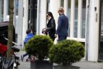 Amsterdam Uitdam 23 april 2017
Thijs Romer en zijn vriendin Igone de Jongh ( en haar zoontje) gaan naar het huis van Katja Schuurman om de verjaardag van Semmie te vieren
