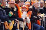 Tilburg 27 april 2017
Koningsdag in tilburg. Aanwezige leden van de koninklijke familie zijn, Koning Willem Alexander Koningin Maxima Prinses Amalia Ariane Alexia, Prins Constantijn prinses Laurentien Prins Maurits Prinses Marilene Prins Bernhard jr Prinses Annette Prins Floris Prinses Aimee Prins Pieter Christiaan en Prinses Anita. Guus Meeuwis en Gers Pardoel zingen ze toe.
