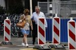 Amsterdam 13 mei 2017  
Tom Egbers en Janke Dekker wandelend en op terras in Amsterdam zuid.