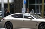 Amsterdam 19 april 2017
Waylon op bezoek bij Joelle Witschge met zijn gouden porsche panamera