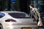 Amsterdam 30 maart 2017
Waylon haalt Joelle Witschge thuis op in zijn porsche panamera.