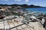 ibiza Cala tarida 1 mei 2017
Wesley Sneijder gaat een club / restaurant openen op het strand van Cala Tarida. Er wordt momenteel verbouwd. Het is hemelsbreed ongeveer 500 meter bij zijn huis / villa vandaan.