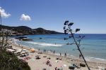 ibiza Cala tarida 1 mei 2017
Wesley Sneijder gaat een club / restaurant openen op het strand van Cala Tarida. Er wordt momenteel verbouwd. Het is hemelsbreed ongeveer 500 meter bij zijn huis / villa vandaan.