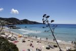 ibiza Cala tarida 1 mei 2017
Wesley Sneijder gaat een club / restaurant openen op het strand van Cala Tarida. Er wordt momenteel verbouwd. Het is hemelsbreed ongeveer 500 meter bij zijn huis / villa vandaan.