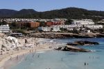 ibiza Cala tarida 1 mei 2017
Wesley Sneijder gaat een club / restaurant openen op het strand van Cala Tarida. Er wordt momenteel verbouwd. Het is hemelsbreed ongeveer 500 meter bij zijn huis / villa vandaan.