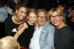 Amsterdam 15 mei 2017
Wesly Bronkhorst 15 jaar artiest in het concertgebouw. Ouders Wesly met dochter en ex vriendin