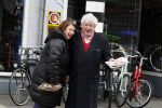 Amsterdam 29 april 2017  
Willibrord Frequin met vriendin op straat in Amsterdam