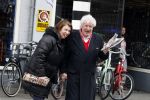 Amsterdam 29 april 2017  
Willibrord Frequin met vriendin op straat in Amsterdam