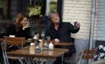 Amsterdam 11 april 2017
Wim Kieft met zijn vriendin op terras.