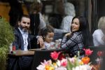 Amsterdam 22 april 2018
Amanda Balk met haar verloofde Stavros en dochter op terras.
