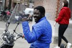 Amsterdam 10 april 2018
Acteur Andre Dongelmans op zijn scooter