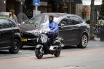 Amsterdam 10 april 2018
Acteur Andre Dongelmans op zijn scooter