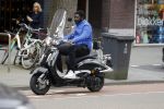 Amsterdam 10 april 2018
Acteur Andre Dongelmans op zijn scooter