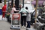 Amsterdam 11 april 2018
Andre Hazes jr met beste vriend Djarno Hofland op de cornelis schuytstraat. Bas Smit