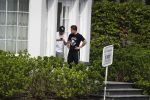 Breukelen 21 en 22 april 2018
Andre Hazes jr en zijn neef Djarno Hofland wonen in een huis op het complex Overweer in Breukelen.